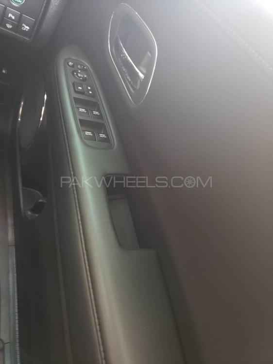 Honda Vezel 2014 for Sale in Lahore Honda Vezel 2014 for Sale in Lahore Image-13