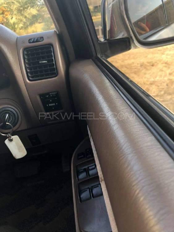ٹویوٹا پراڈو 2001 for Sale in ڈیرہ غازی خان ٹویوٹا پراڈو 2001 for Sale in ڈیرہ غازی خان Image-4