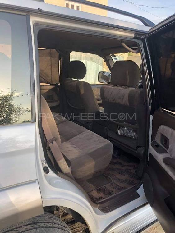 ٹویوٹا پراڈو 2001 for Sale in ڈیرہ غازی خان ٹویوٹا پراڈو 2001 for Sale in ڈیرہ غازی خان Image-18