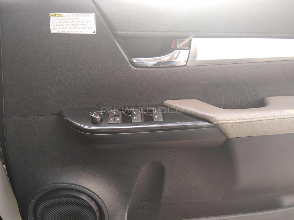 Toyota Hilux 2017 for Sale in Karachi Toyota Hilux 2017 for Sale in Karachi Image-8