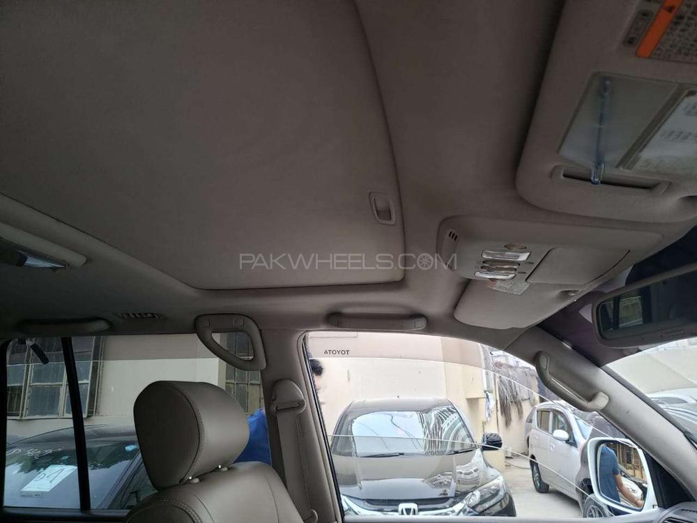 Toyota Land Cruiser 2003 for Sale in Karachi Toyota Land Cruiser 2003 for Sale in Karachi Image-15