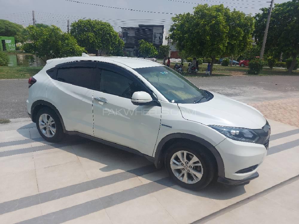 Honda Vezel 2014 for Sale in Lahore Image-1
