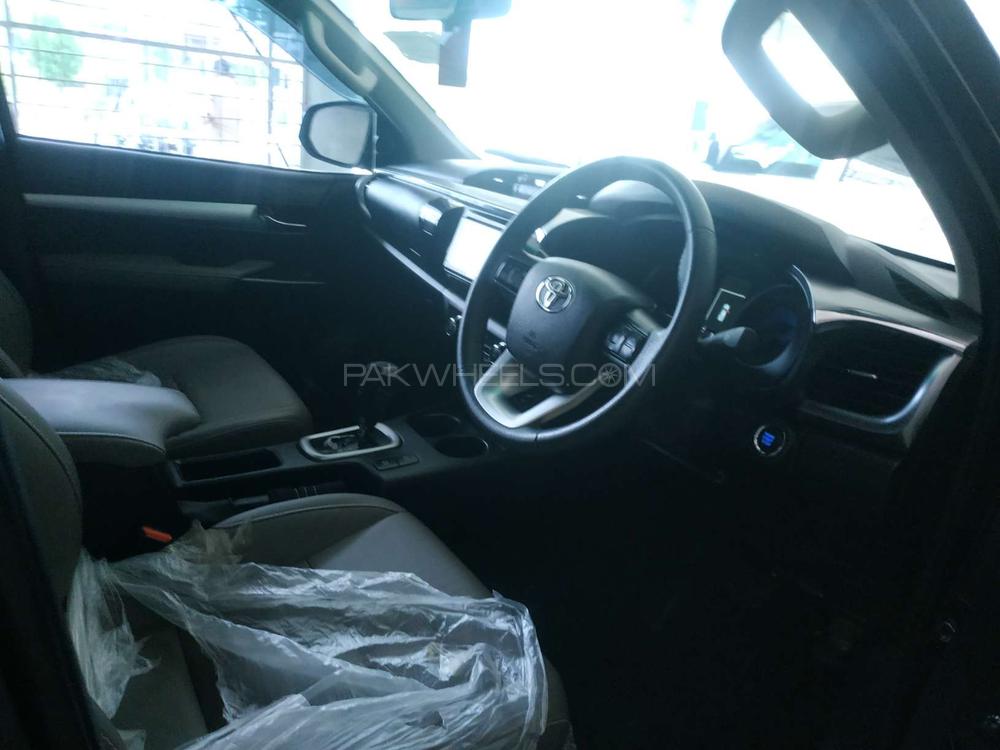 Toyota Hilux 2020 for Sale in Peshawar Toyota Hilux 2020 for Sale in Peshawar Image-4