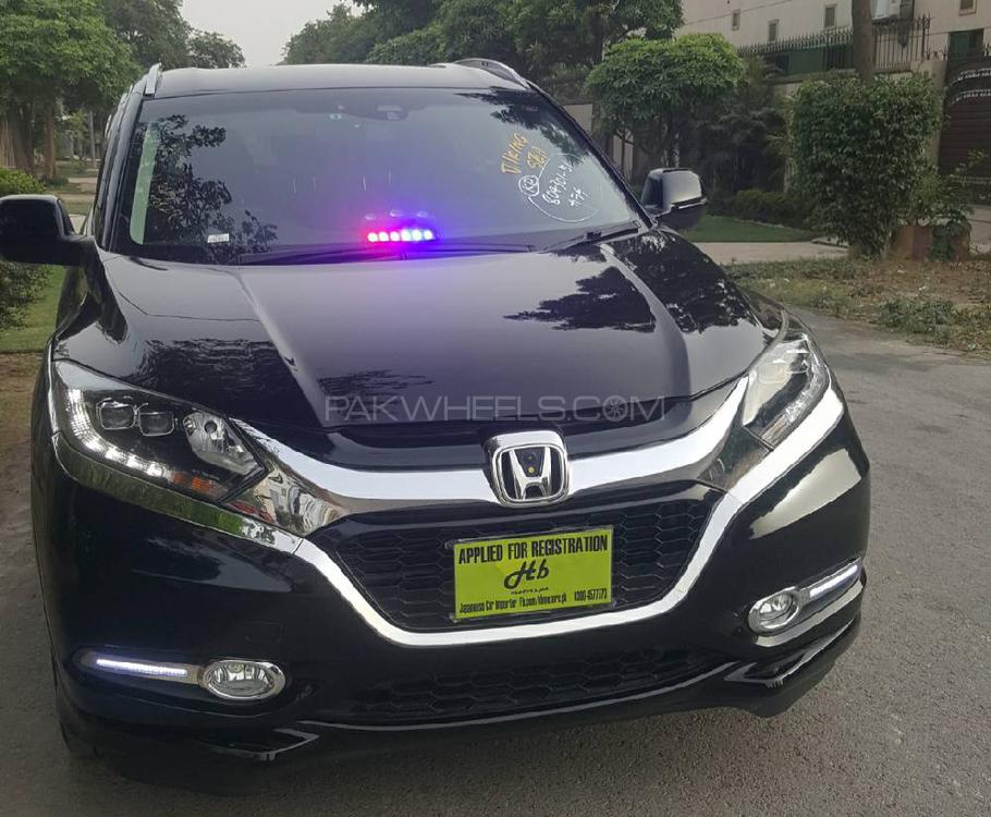 Honda Vezel 2015 for Sale in Lahore Image-1