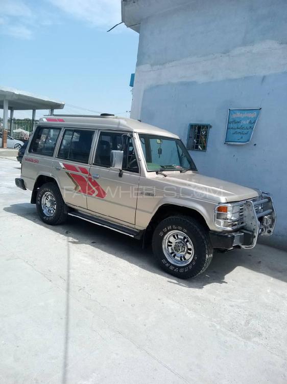 Mitsubishi Pajero 1990 for Sale in Peshawar Image-1