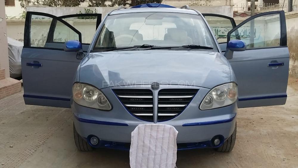 SsangYong Stavic 2005 for Sale in Karachi Image-1