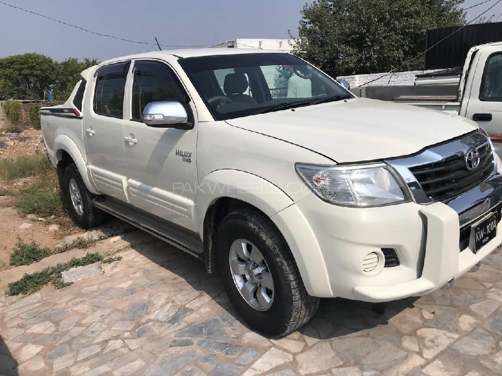 Toyota Hilux 2013 for Sale in Peshawar Image-1