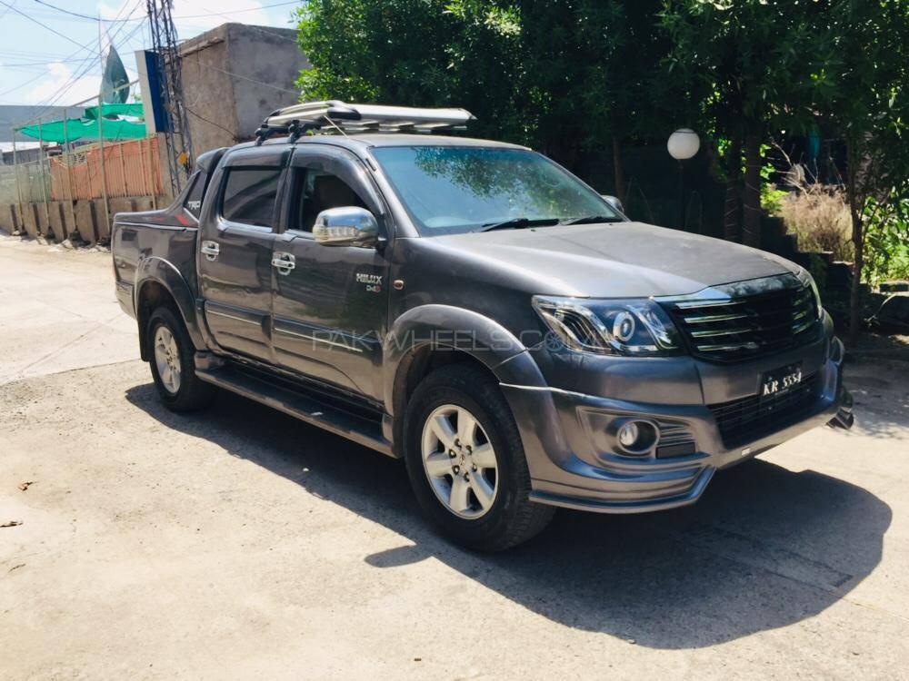 Toyota Hilux 2011 for Sale in Lahore Toyota Hilux 2011 for Sale in Lahore Image-3