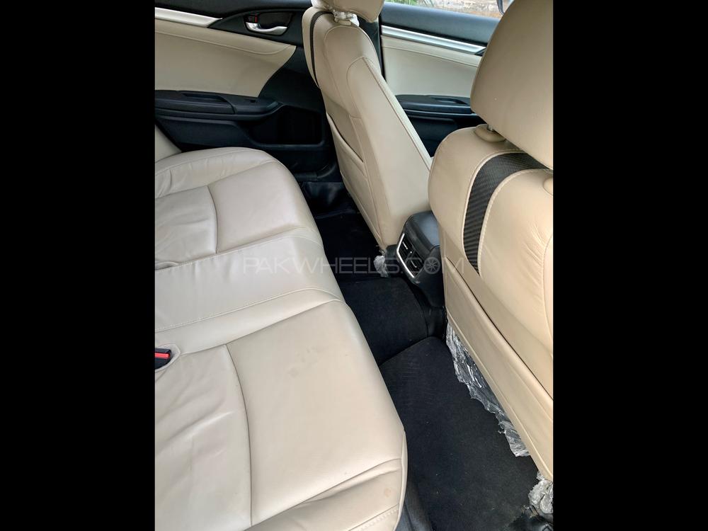 Honda Civic 2018 for Sale in Hyderabad Honda Civic 2018 for Sale in Hyderabad Image-5