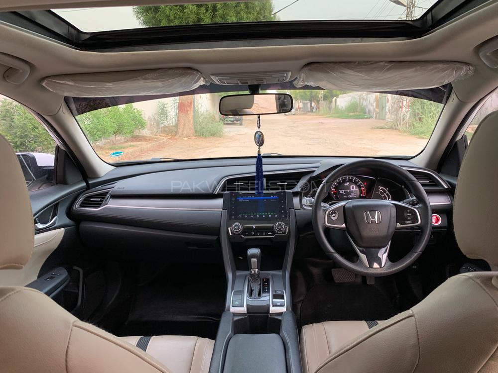 Honda Civic 2018 for Sale in Hyderabad Honda Civic 2018 for Sale in Hyderabad Image-6