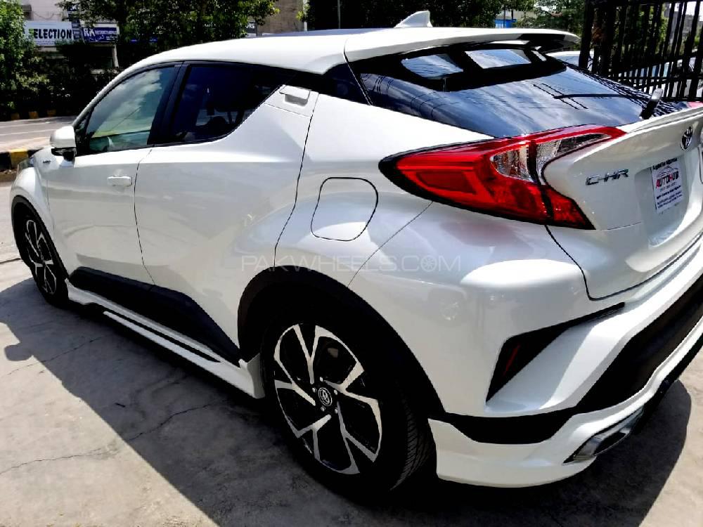Toyota C-HR 2017 for Sale in Lahore Toyota C-HR 2017 for Sale in Lahore Image-6