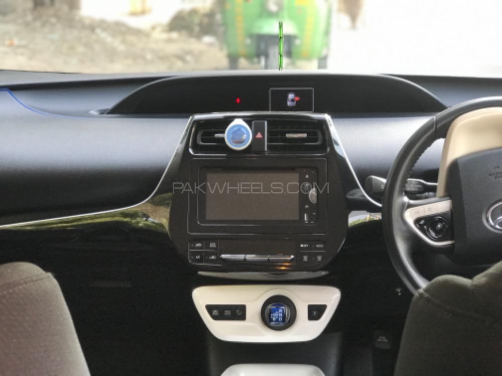 Toyota Prius - 2016  Toyota Prius - 2016  Image-8
