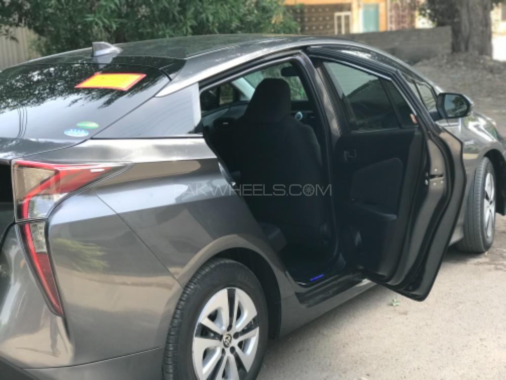 Toyota Prius - 2016  Toyota Prius - 2016  Image-9