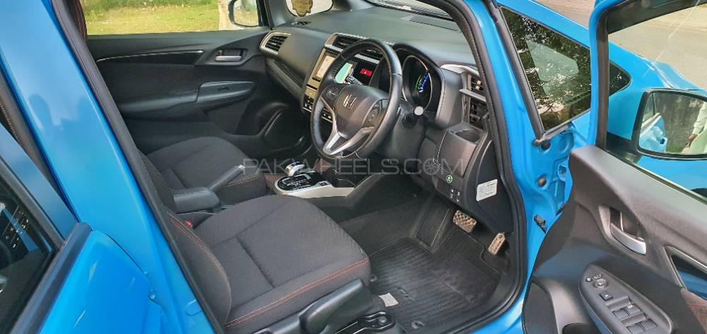 Honda Fit 2016 for Sale in Lahore Honda Fit 2016 for Sale in Lahore Image-16