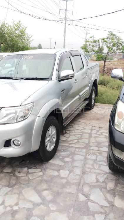 Toyota Hilux 2016 for Sale in Peshawar Image-1