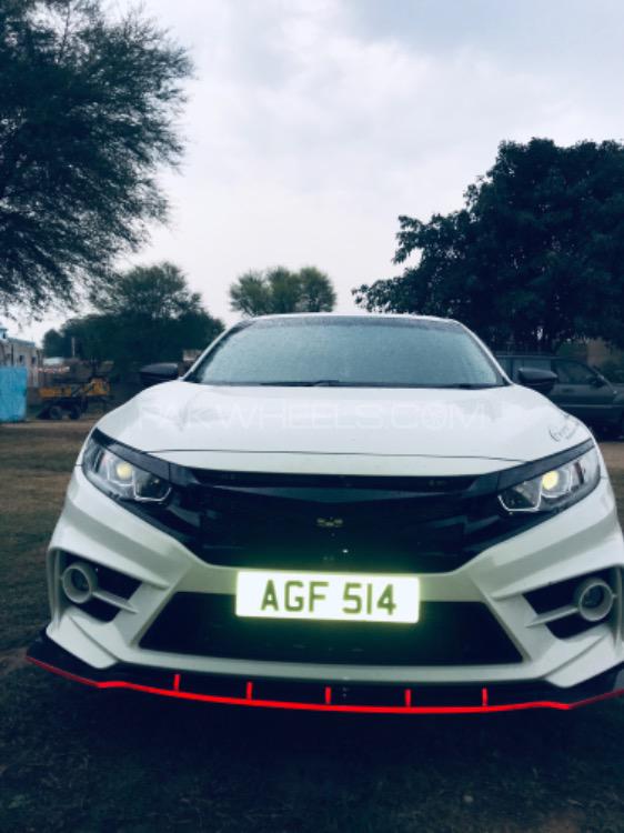 Honda Civic - 2018  Honda Civic - 2018  Image-2