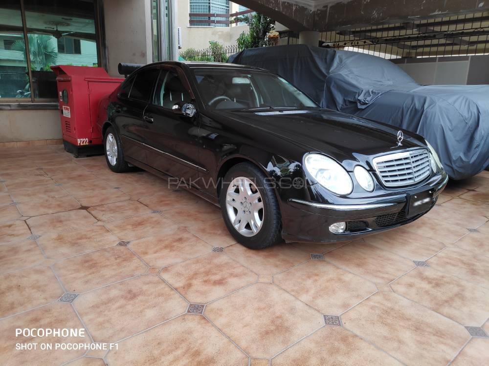 Mercedes Benz E Class 2004 for Sale in Lahore Image-1