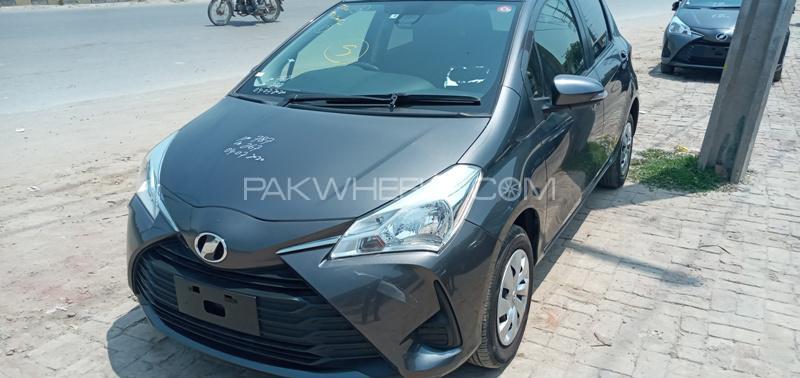 Toyota Vitz 2017 for Sale in Lahore Image-1