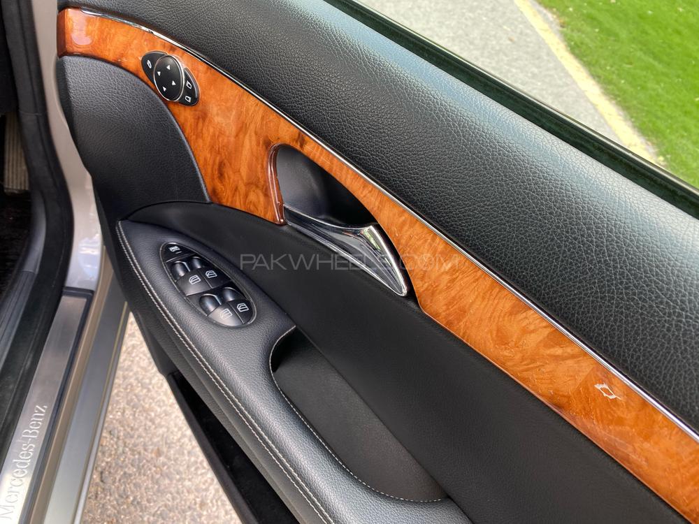 Mercedes Benz E Class 2007 for Sale in Lahore Mercedes Benz E Class 2007 for Sale in Lahore Image-4