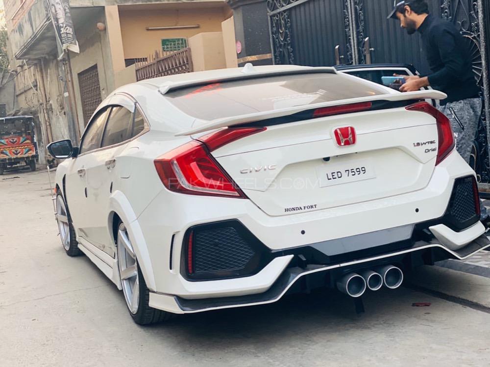 Honda Civic - 2018  Honda Civic - 2018  Image-3