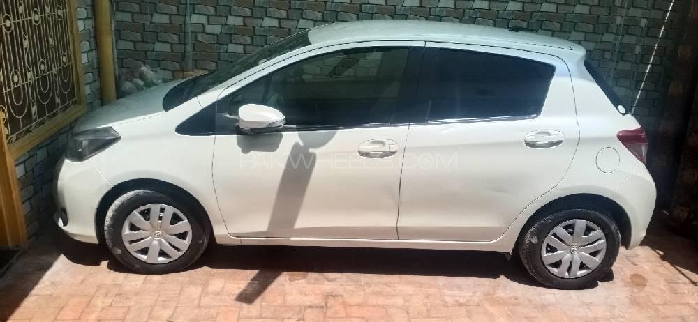 Toyota Vitz 2012 for Sale in Dera ismail khan Toyota Vitz 2012 for Sale in Dera ismail khan Image-11