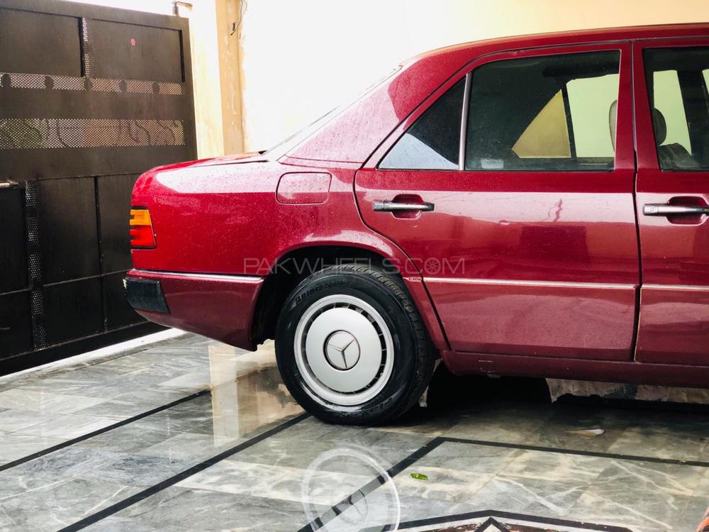 Mercedes Benz 200 D 1993 for Sale in Faisalabad Mercedes Benz 200 D 1993 for Sale in Faisalabad Image-3