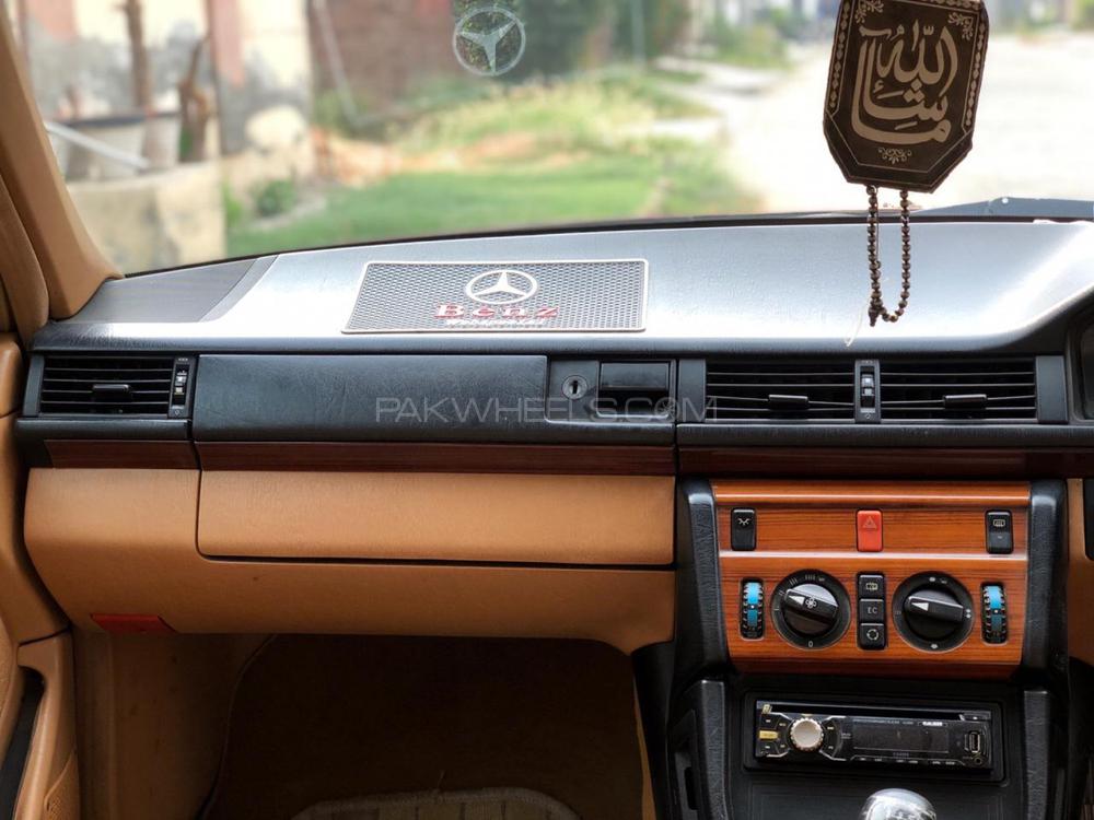 Mercedes Benz 200 D 1993 for Sale in Faisalabad Mercedes Benz 200 D 1993 for Sale in Faisalabad Image-6