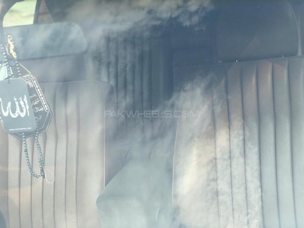 Mercedes Benz 200 D 1993 for Sale in Faisalabad Mercedes Benz 200 D 1993 for Sale in Faisalabad Image-9