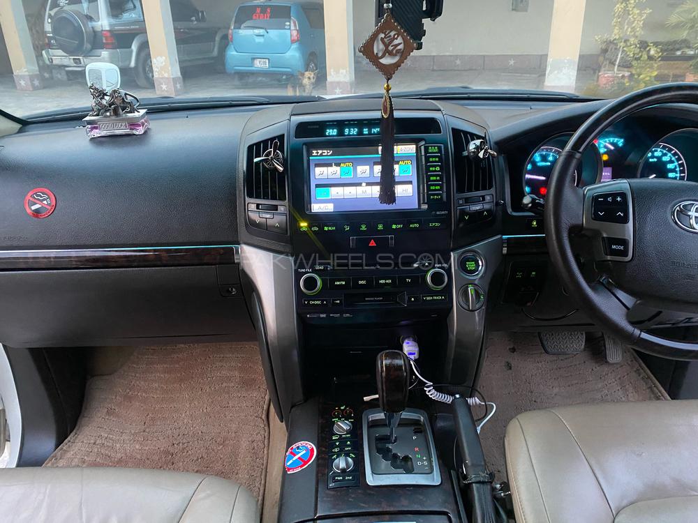 Toyota Land Cruiser 2010 for Sale in Peshawar Toyota Land Cruiser 2010 for Sale in Peshawar Image-12