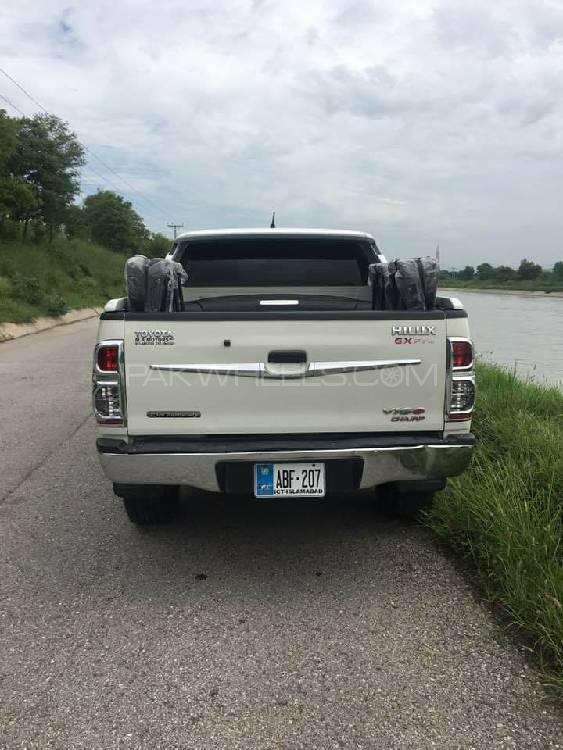Toyota Hilux 2016 for Sale in Attock Toyota Hilux 2016 for Sale in Attock Image-3