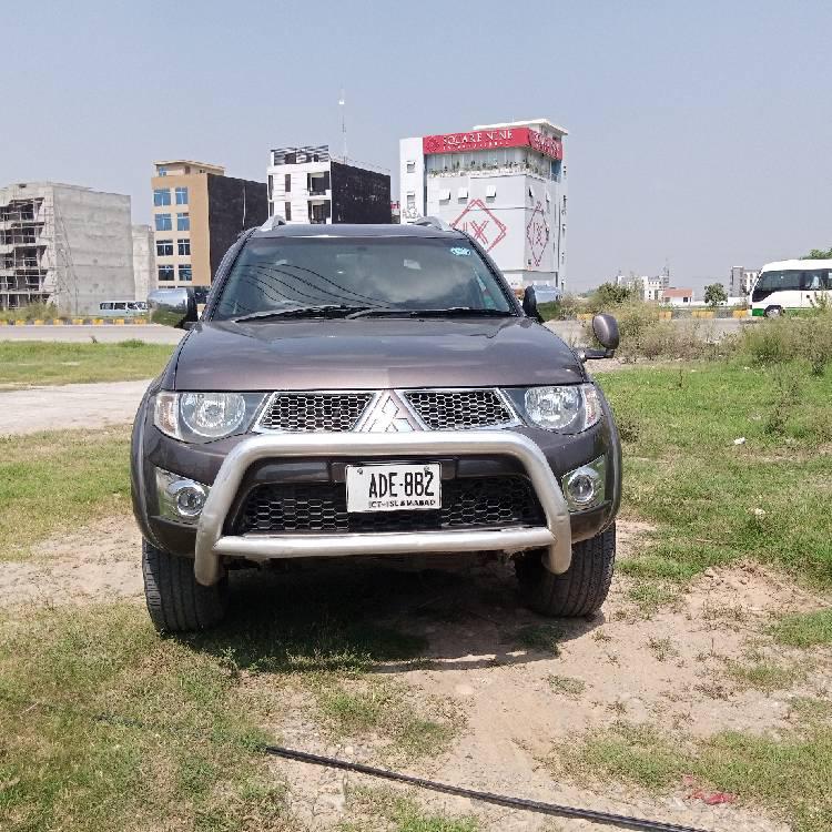 Mitsubishi Triton 2010 for Sale in Islamabad Image-1