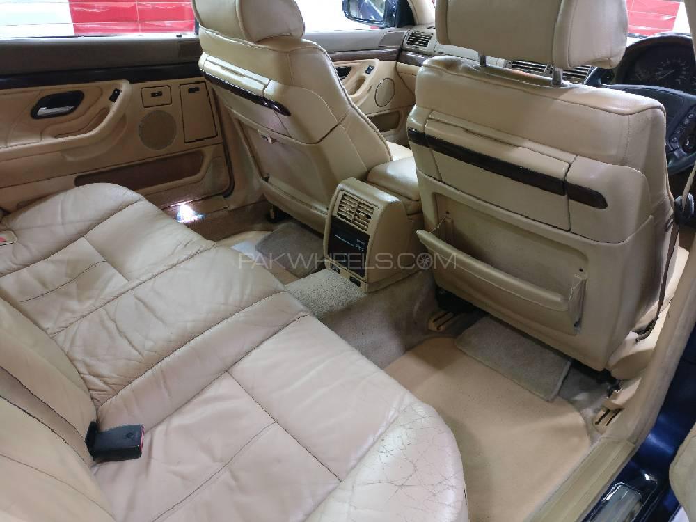 BMW 7 Series - 1996  BMW 7 Series - 1996  Image-10