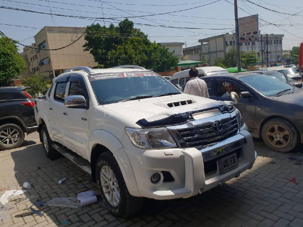 Toyota Hilux 2014 for Sale in Kashmir Image-1