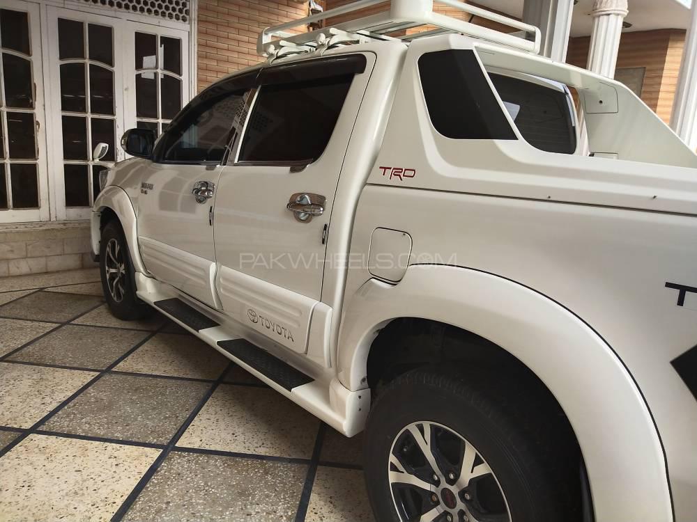 Toyota Hilux 2016 for Sale in Multan Toyota Hilux 2016 for Sale in Multan Image-6