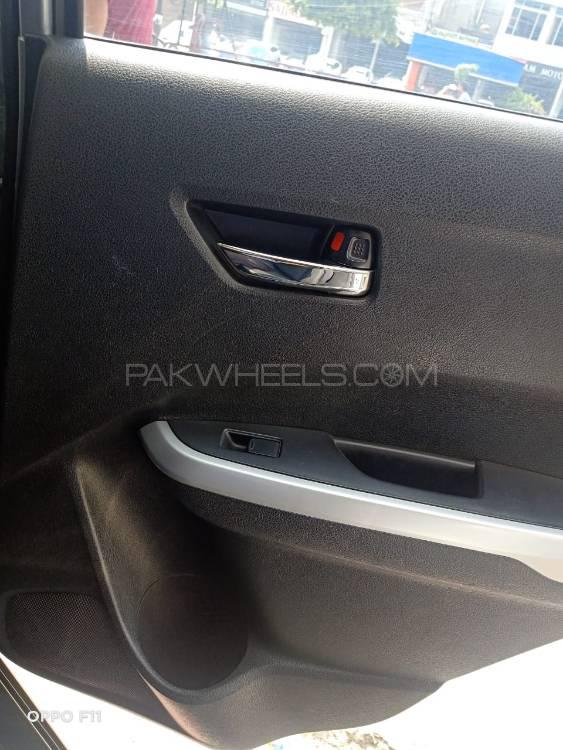 Suzuki Vitara 2016 for Sale in Lahore Suzuki Vitara 2016 for Sale in Lahore Image-16