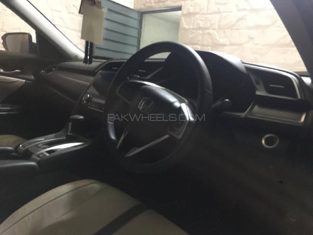 Honda Civic 2019 for Sale in Hyderabad Honda Civic 2019 for Sale in Hyderabad Image-13