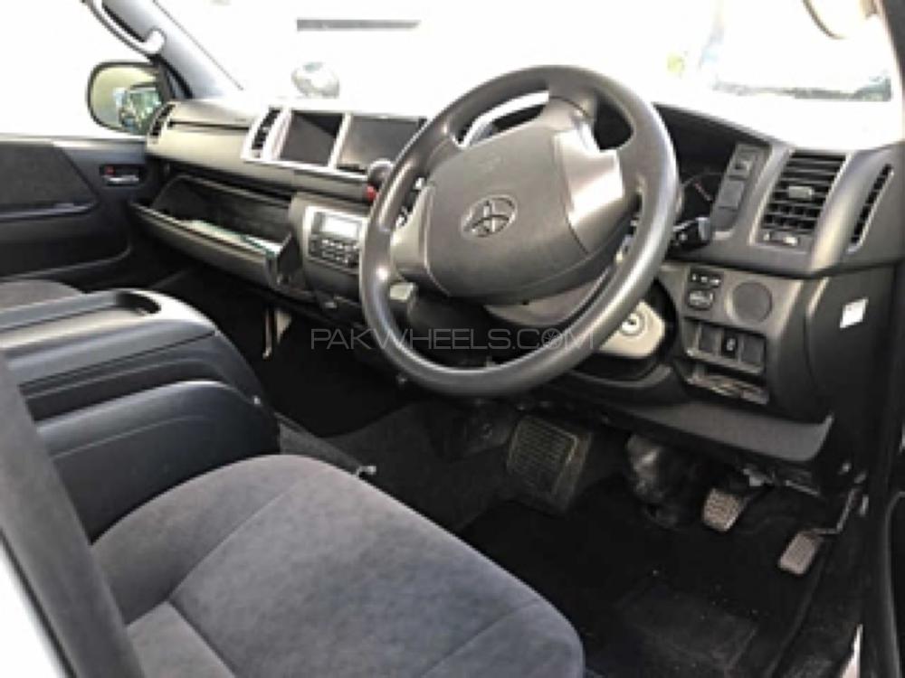 Toyota Hiace 2017 for Sale in Gujranwala Toyota Hiace 2017 for Sale in Gujranwala Image-3