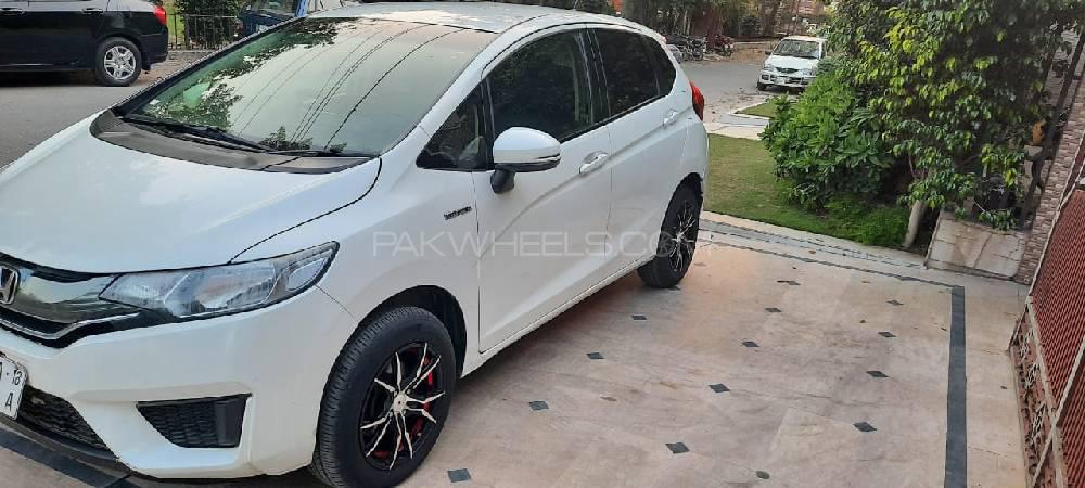 Honda Fit 2015 for Sale in Lahore Honda Fit 2015 for Sale in Lahore Image-4
