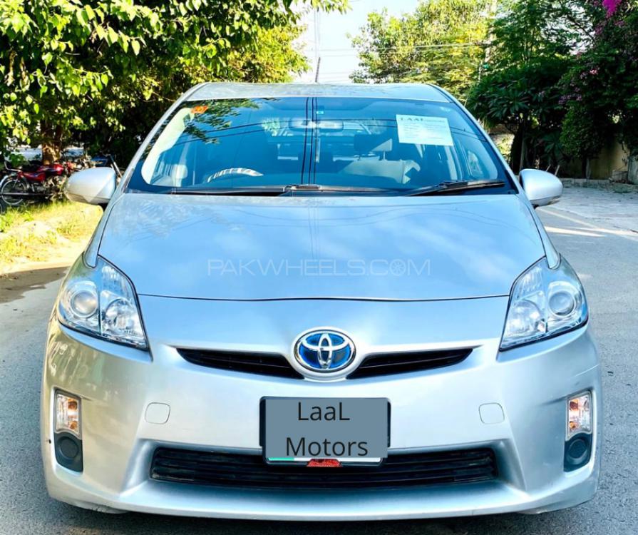 Toyota Prius 2011 for Sale in Lahore Image-1