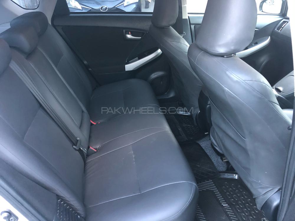 Toyota Prius 2015 for Sale in Lahore Toyota Prius 2015 for Sale in Lahore Image-5