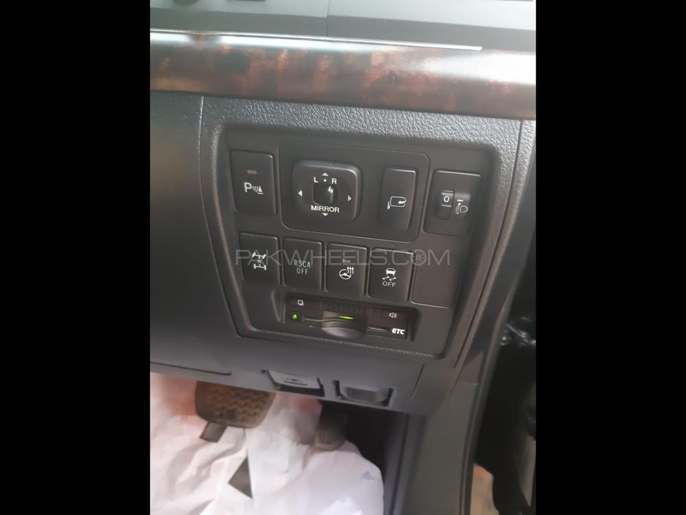 Toyota Land Cruiser 2012 for Sale in Karachi Toyota Land Cruiser 2012 for Sale in Karachi Image-12