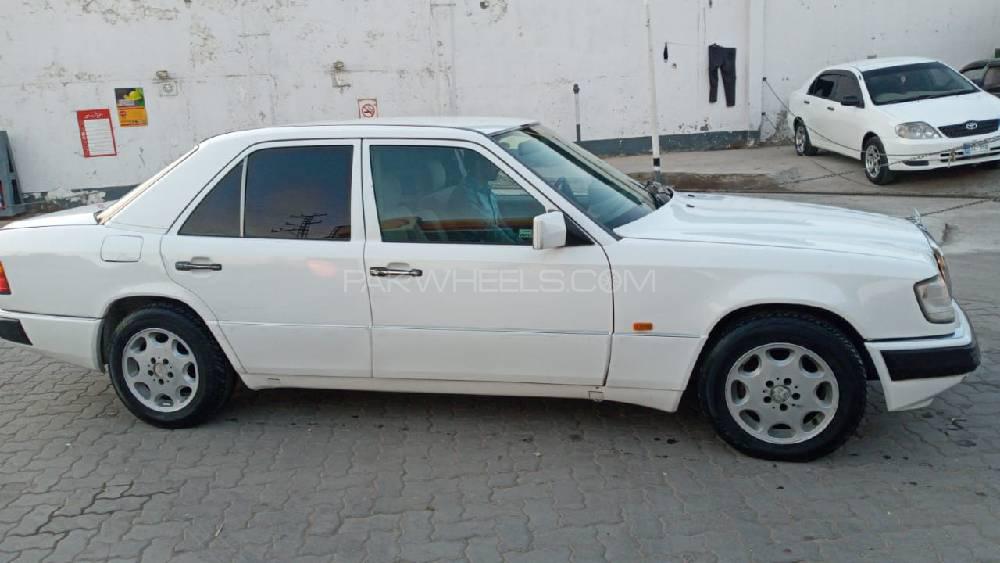 مرسڈیز بینز ای کلاس 1992 for Sale in پشاور مرسڈیز بینز ای کلاس 1992 for Sale in پشاور Image-2