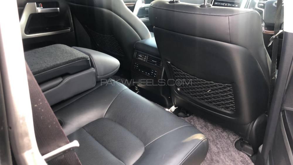 Toyota Land Cruiser 2016 for Sale in Lahore Toyota Land Cruiser 2016 for Sale in Lahore Image-8