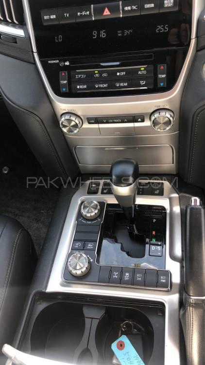Toyota Land Cruiser 2016 for Sale in Lahore Toyota Land Cruiser 2016 for Sale in Lahore Image-10