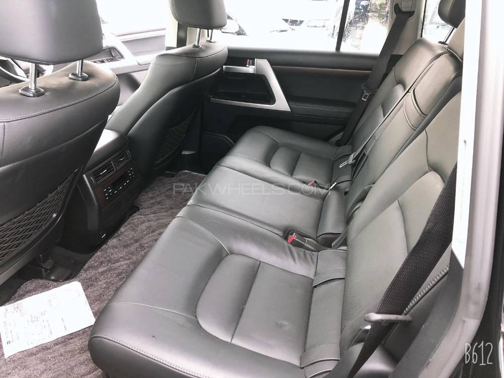 Toyota Land Cruiser 2016 for Sale in Lahore Toyota Land Cruiser 2016 for Sale in Lahore Image-16