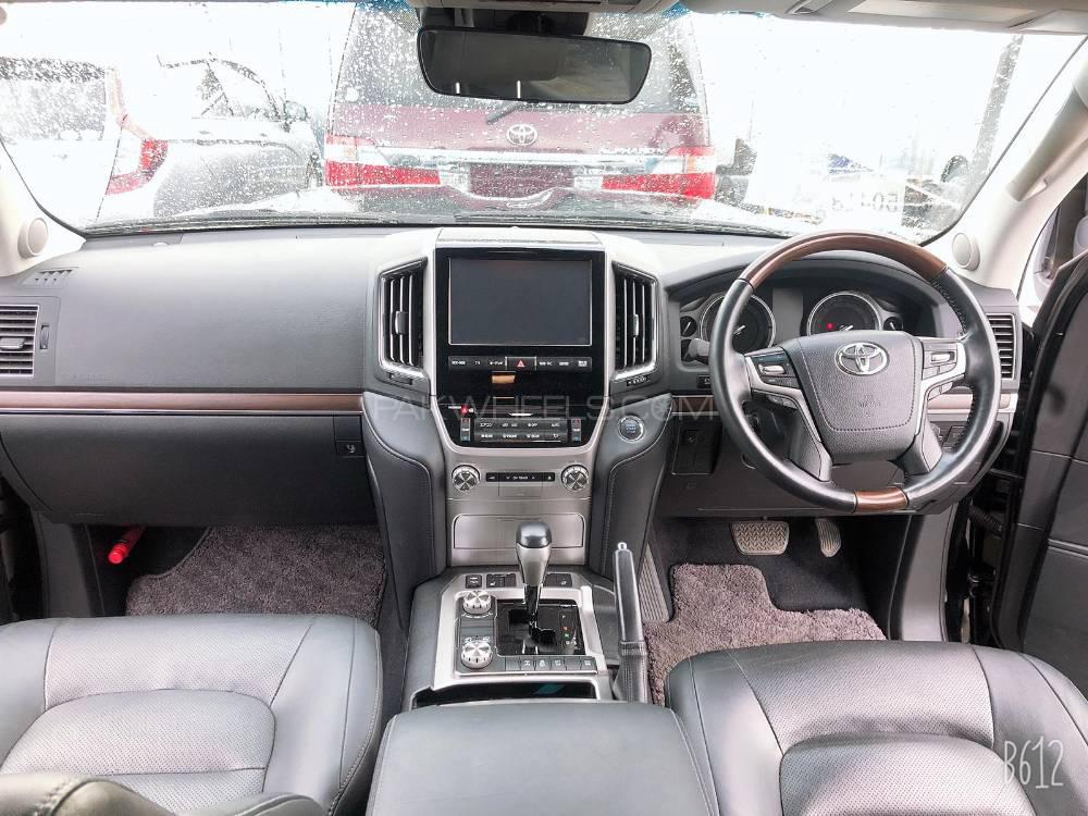 Toyota Land Cruiser 2016 for Sale in Lahore Toyota Land Cruiser 2016 for Sale in Lahore Image-17