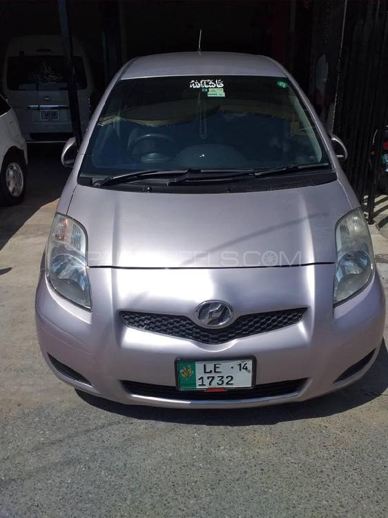 Toyota Vitz 2010 for Sale in Sialkot Image-1
