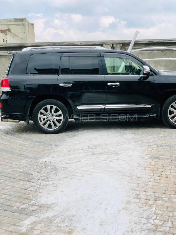 Toyota Land Cruiser 2015 for Sale in Lahore Toyota Land Cruiser 2015 for Sale in Lahore Image-16