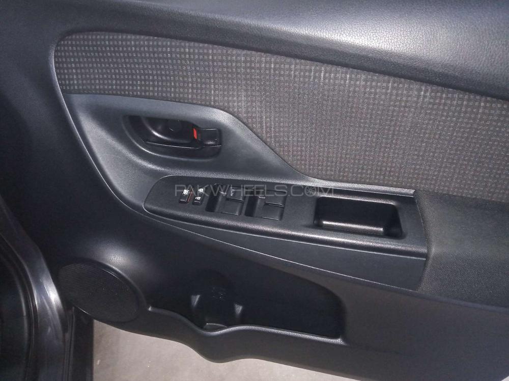 Toyota Vitz 2017 for Sale in Gujranwala Toyota Vitz 2017 for Sale in Gujranwala Image-9