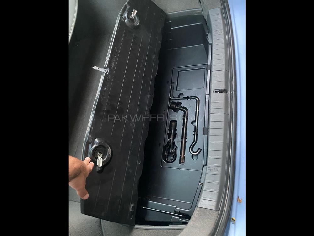 Toyota Prius 2007 for Sale in Lahore Toyota Prius 2007 for Sale in Lahore Image-14